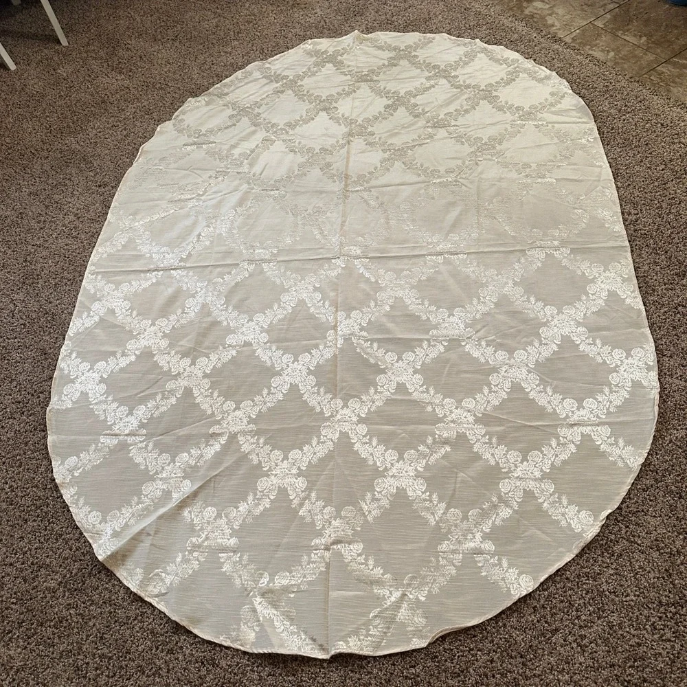 VTG Champagne Gold 84X60 Damask Floral Oval‎ Tablecloth Rose Trellis